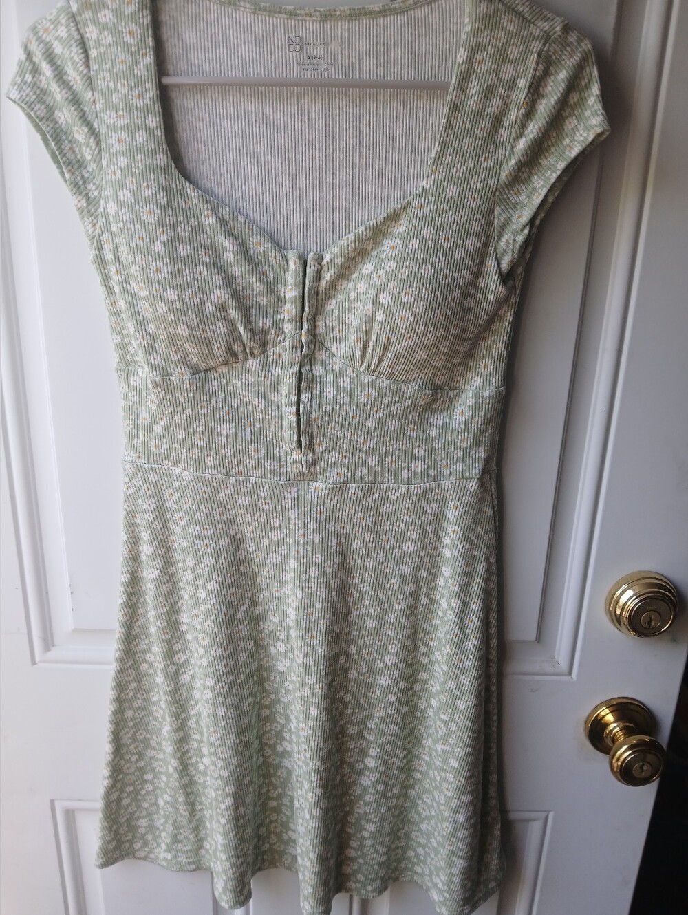 NOBO Light Green Daisy Pattern Mini Dress Womenโs Small Floral Sleeveless